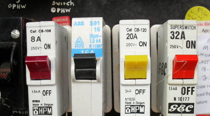 A Comprehensive Guide About What Is Circuit Breaker? And Types Of Circuit Breaker Types Of Circuit Breaker